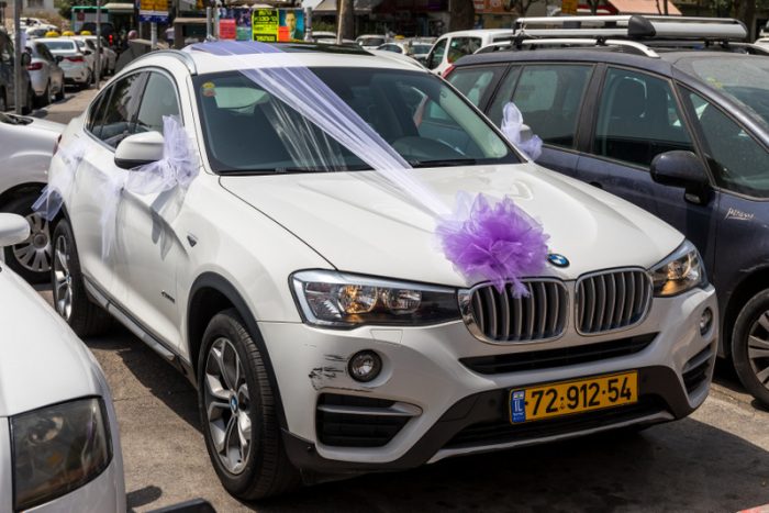 קישוט רכב בסגול
